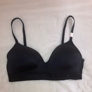 Victoria Secret PINK Wireless Push Up in Black 36C